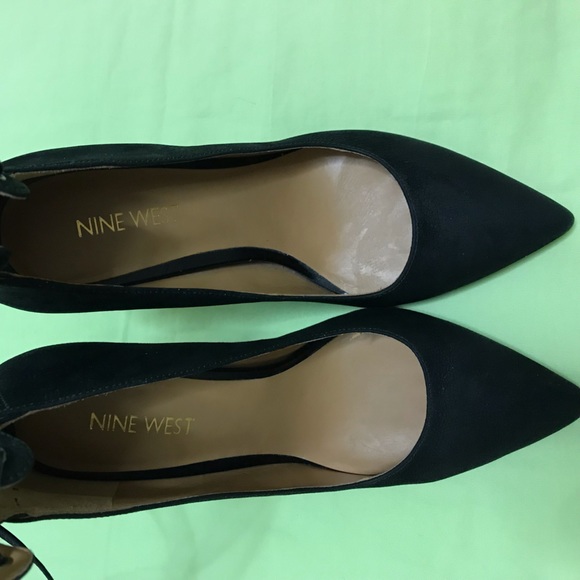 Nine West Lace Up Ankle Black  Cute Heels - Picture 5 of 6